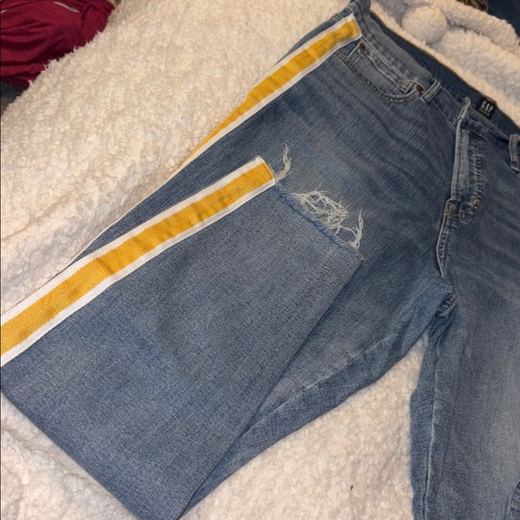 GAP Women's Skinny Jeans with Yellow Accents - Picture 2 of 5